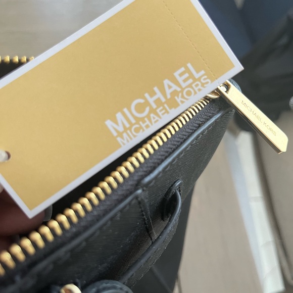 Michael Kors New Hamilton Traveler Leather Purse - Picture 5 of 10